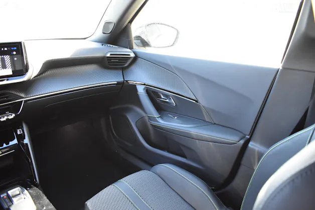 Peugeot 2008 156 e 54 kWh GT