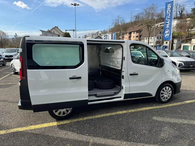Renault Trafic dCi120 2.0 Bus L1H1