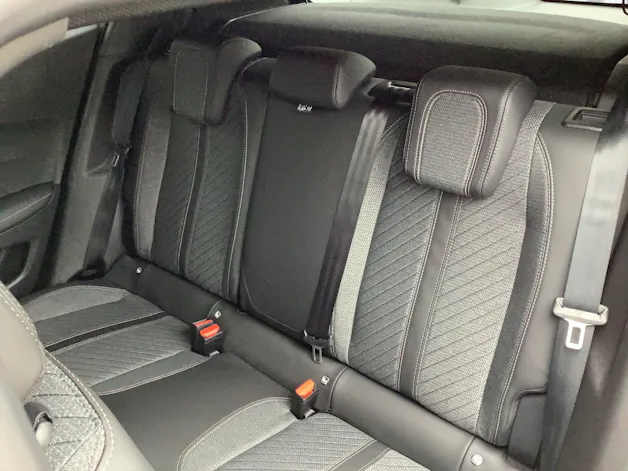 Peugeot 2008 1.2 145 MHEV Allure Premium