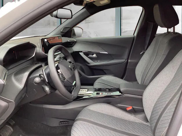 Peugeot 2008 1.2 145 MHEV Allure Premium