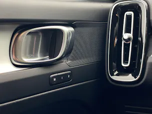 Volvo XC40 2.0 B3 MH XCITE