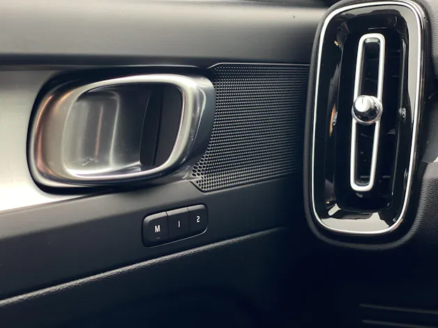 Volvo XC40 2.0 B3 MH XCITE