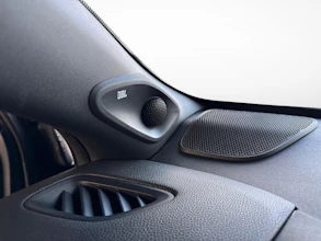 https://vehicle.imgix.net/4236079/e25f0670-ee44-443c-808f-9315034ae7cd.jpg