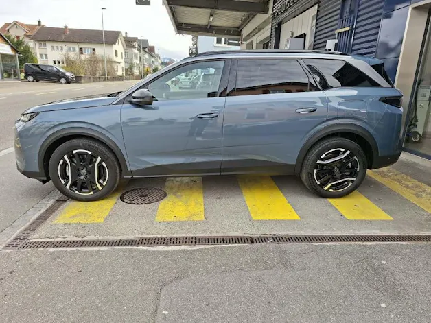 Peugeot 5008 1.6 PHEV Allure
