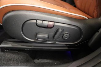 https://vehicle.imgix.net/4236276/5fe494bc-5d81-4c13-a784-3f6e0dd5a7b4.JPG