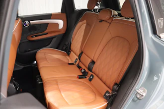 https://vehicle.imgix.net/4236276/c3ca7e16-a221-4c96-a2ba-7298c6333374.JPG