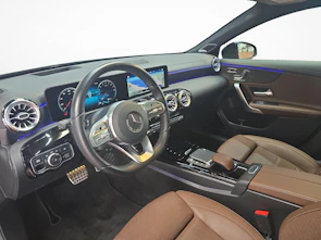 Fahrzeugbild MERCEDES-BENZ A 250 e AMG Line