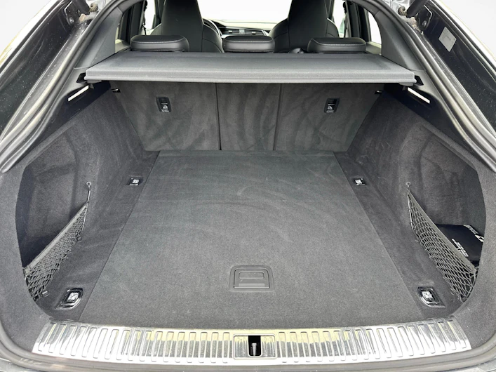 Fahrzeugbild AUDI e-tron