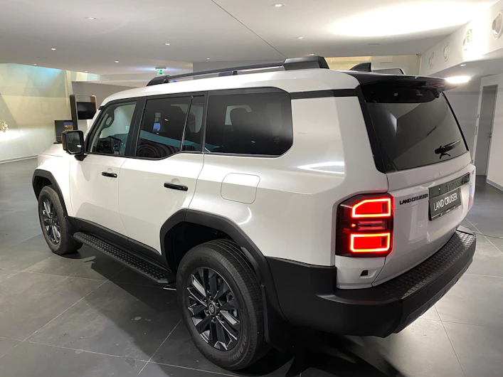 image du véhicule TOYOTA LANDCRUISER