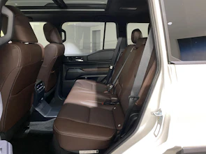 image du véhicule TOYOTA Land Cruiser 2.8 D 48V Invincible