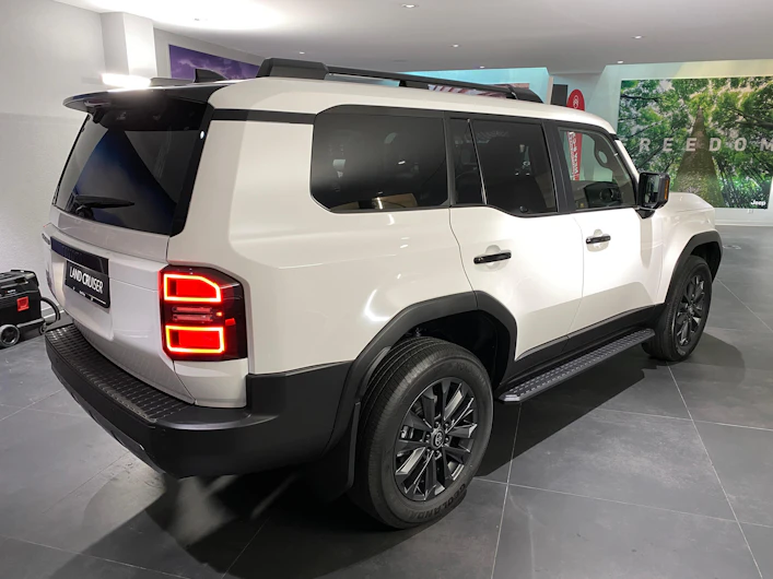 image du véhicule TOYOTA LANDCRUISER