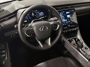 Fahrzeugbild LEXUS LBX 1.5 Hybrid Vibrant Edition AWD