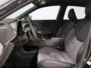 Fahrzeugbild LEXUS LBX 1.5 Hybrid Vibrant Edition AWD