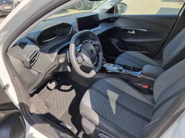 Peugeot 208 1.2 Hybrid Allure Premium