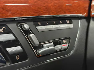 Mercedes-Benz S 500 V8 4matic