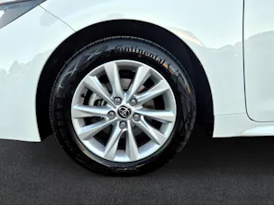 Toyota Corolla Touring Sports 1.8 HSD Comfort inkl. Service Paket 4 Jahre / 60'000km