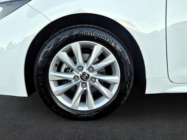 Toyota Corolla Touring Sports 1.8 HSD Comfort inkl. Service Paket 4 Jahre / 60'000km