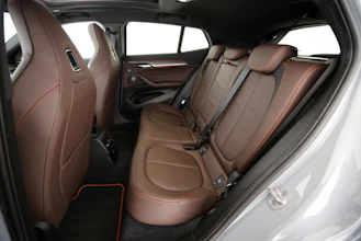 https://vehicle.imgix.net/4236740/a0483884-81e3-486d-be65-2bbe70b18e9f.jpg