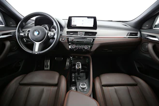 https://vehicle.imgix.net/4236740/f6dc0d29-5f02-4335-9c55-a139341a8b4d.jpg