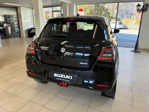 Suzuki Swift 1.2 Sakura Top Hybrid 4x4