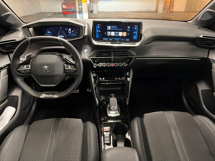 immagine del veicolo PEUGEOT 208