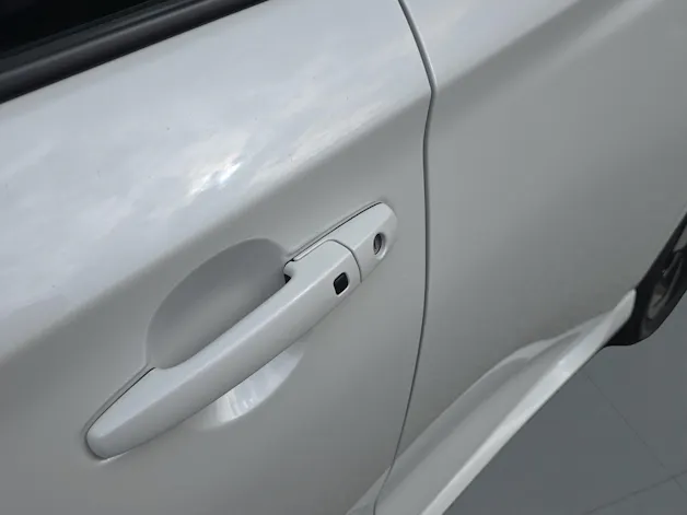 Suzuki Swift 1.2 Sakura Top Hybrid 4x4