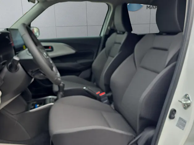 Suzuki Swift 1.2 Sakura Top Hybrid 4x4