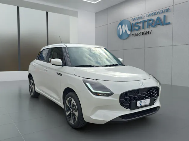 Suzuki Swift 1.2 Sakura Top Hybrid 4x4