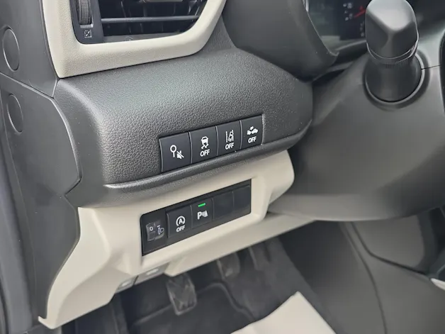 Suzuki Swift 1.2 Sakura Top Hybrid 4x4