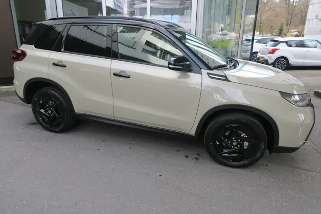 Suzuki Vitara 1.4 T Black Edition Top Hybrid 4x4