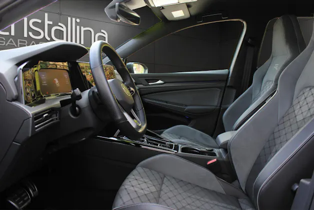 VW Golf VIII 1.5 eTSI R-Line DSG