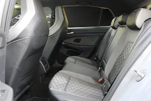 VW Golf VIII 1.5 eTSI R-Line DSG