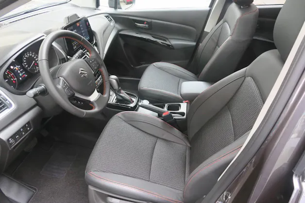 Suzuki S-Cross 1.4 T Black Edition Top Hybrid 4x4