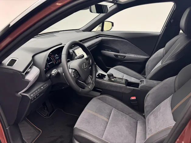 Lexus LBX 1.5 Hybrid Cool AWD