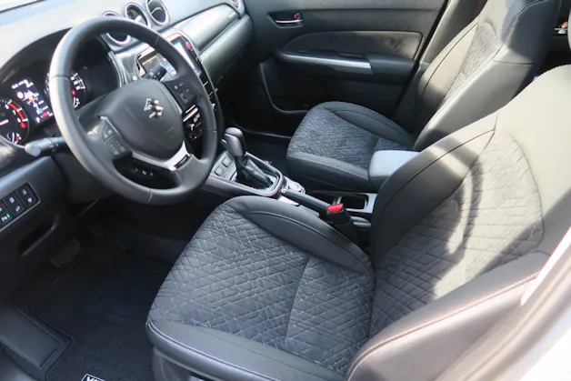 Suzuki Vitara 1.4 T Sakura Top Hybrid 4x4