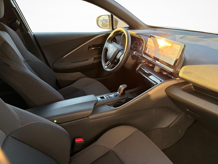 immagine del veicolo TOYOTA C-HR