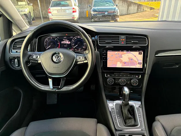 VW Golf Variant 2.0 TDI Highline 4Motion DSG