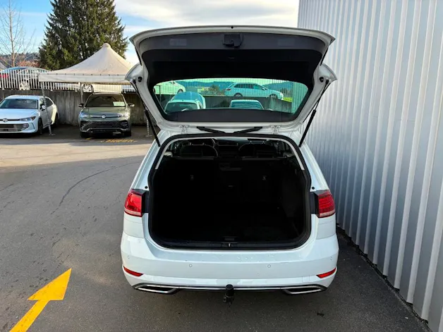 VW Golf Variant 2.0 TDI Highline 4Motion DSG