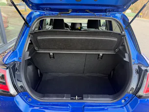 Suzuki Swift 1.2 Sakura Top Hybrid 4x4