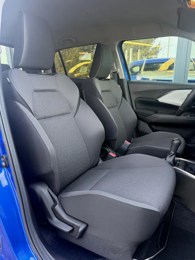 Suzuki Swift 1.2 Sakura Top Hybrid 4x4