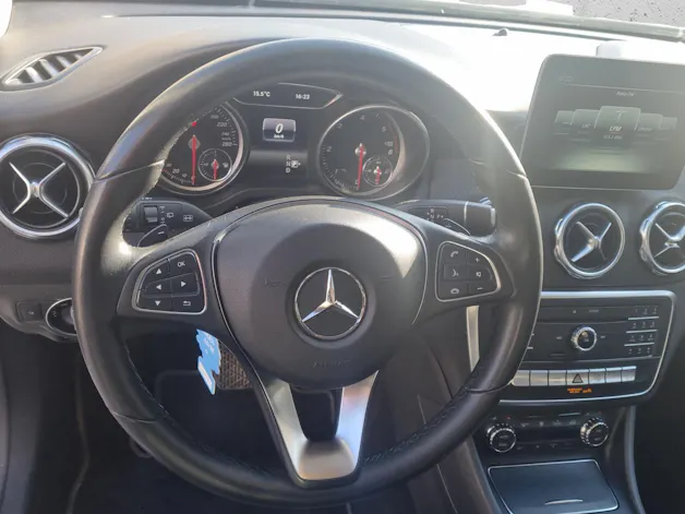 Mercedes-Benz GLA 200 CDI Swiss Star Edition 4Matic 7G-DCT