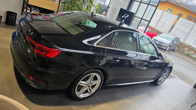 Audi A4 Limousine 2.0 TFSI S-tronic S Line