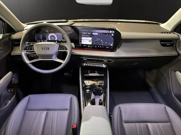 Audi Q3 SUV e-hybrid 200 kW S tronig