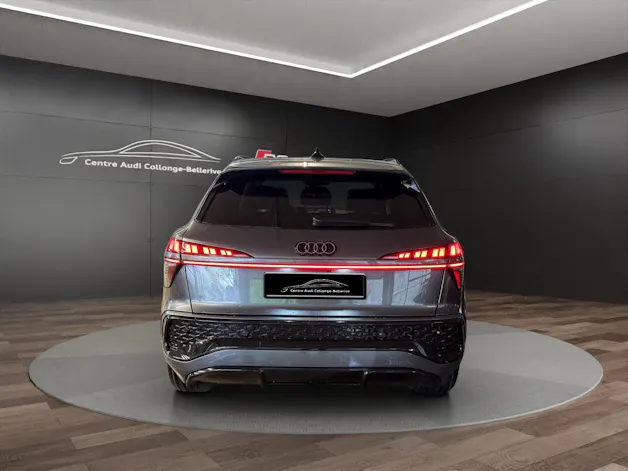 Audi Q3 SUV e-hybrid 200 kW S tronig