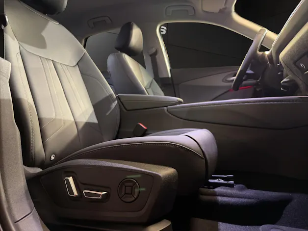 Audi Q3 SUV e-hybrid 200 kW S tronig