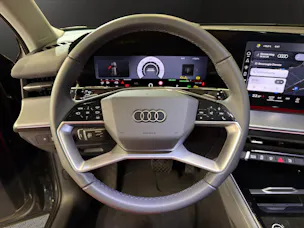 Audi Q3 SUV e-hybrid 200 kW S tronig
