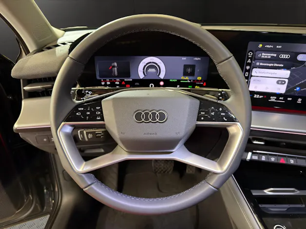 Audi Q3 SUV e-hybrid 200 kW S tronig
