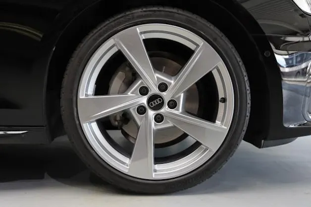 Audi A4 AV 40TDI S-line Att qu
