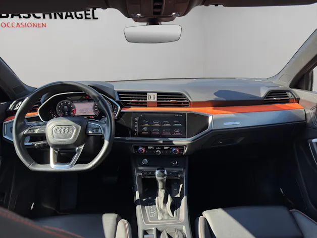 Audi Q3 45 TFSI S line quattro S-tronic