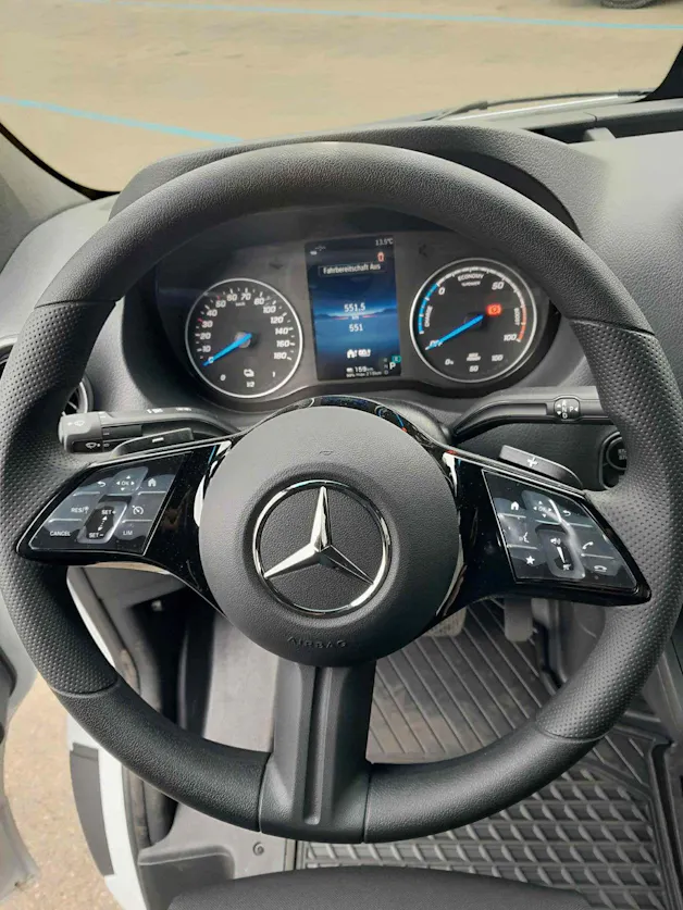 Mercedes-Benz eSprinter 420 Kab.-Ch. 3665 S 56 kWh Pro